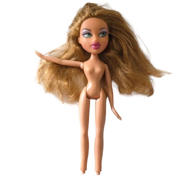 Bratz Slumber Party Yasmin No Clothes Or Feet Vintage 2003 Green Eyes Pink Lips. - Picture 10 of 16